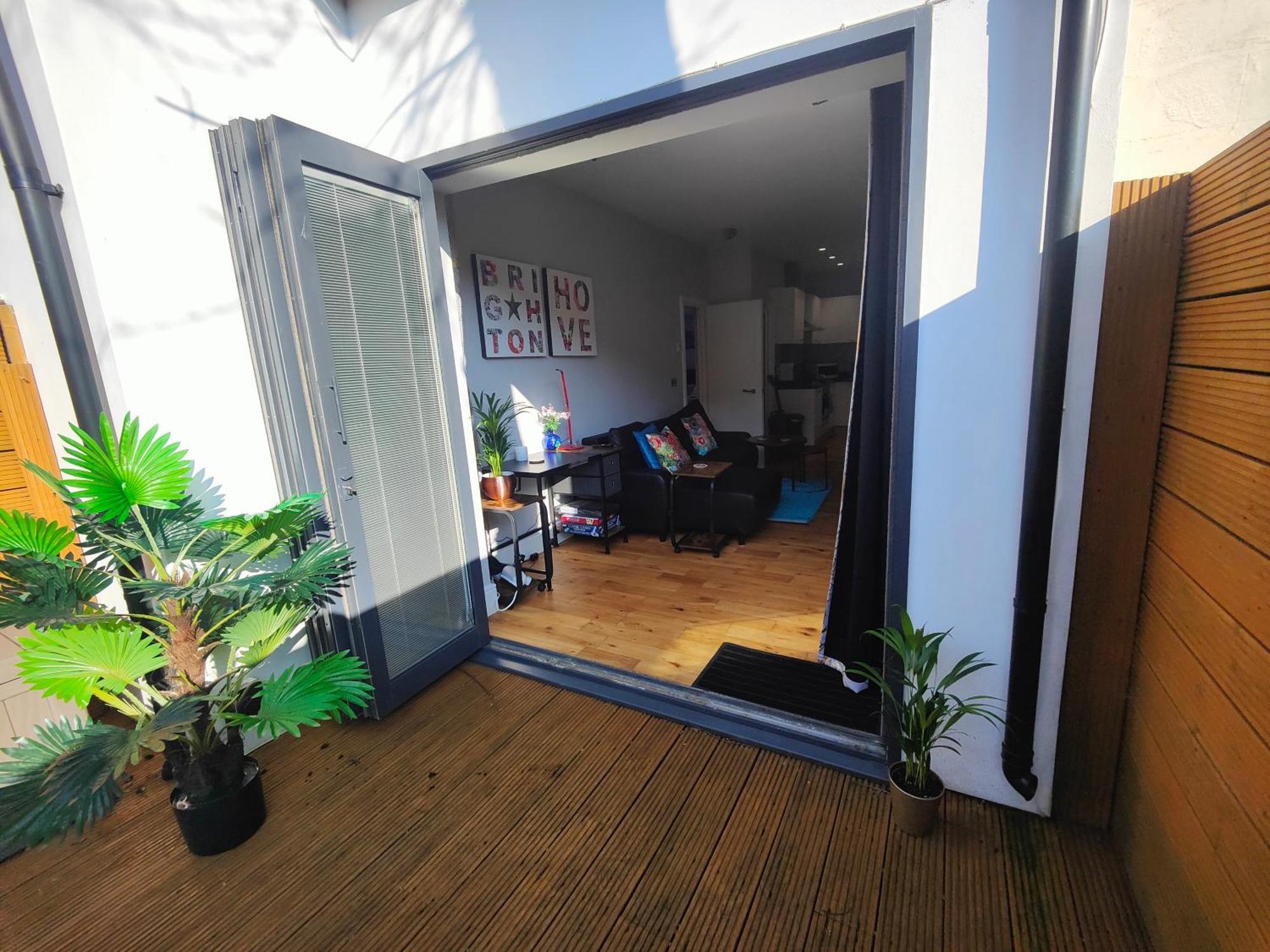 Modern Central Brighton Patio Flat - Free Parking! 외부 사진
